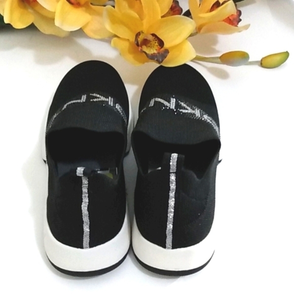 DKNY BLACK WHITE RHINESTONE SLIP-ON SNEAKERS SIZE 5 NWOT - Picture 5 of 14